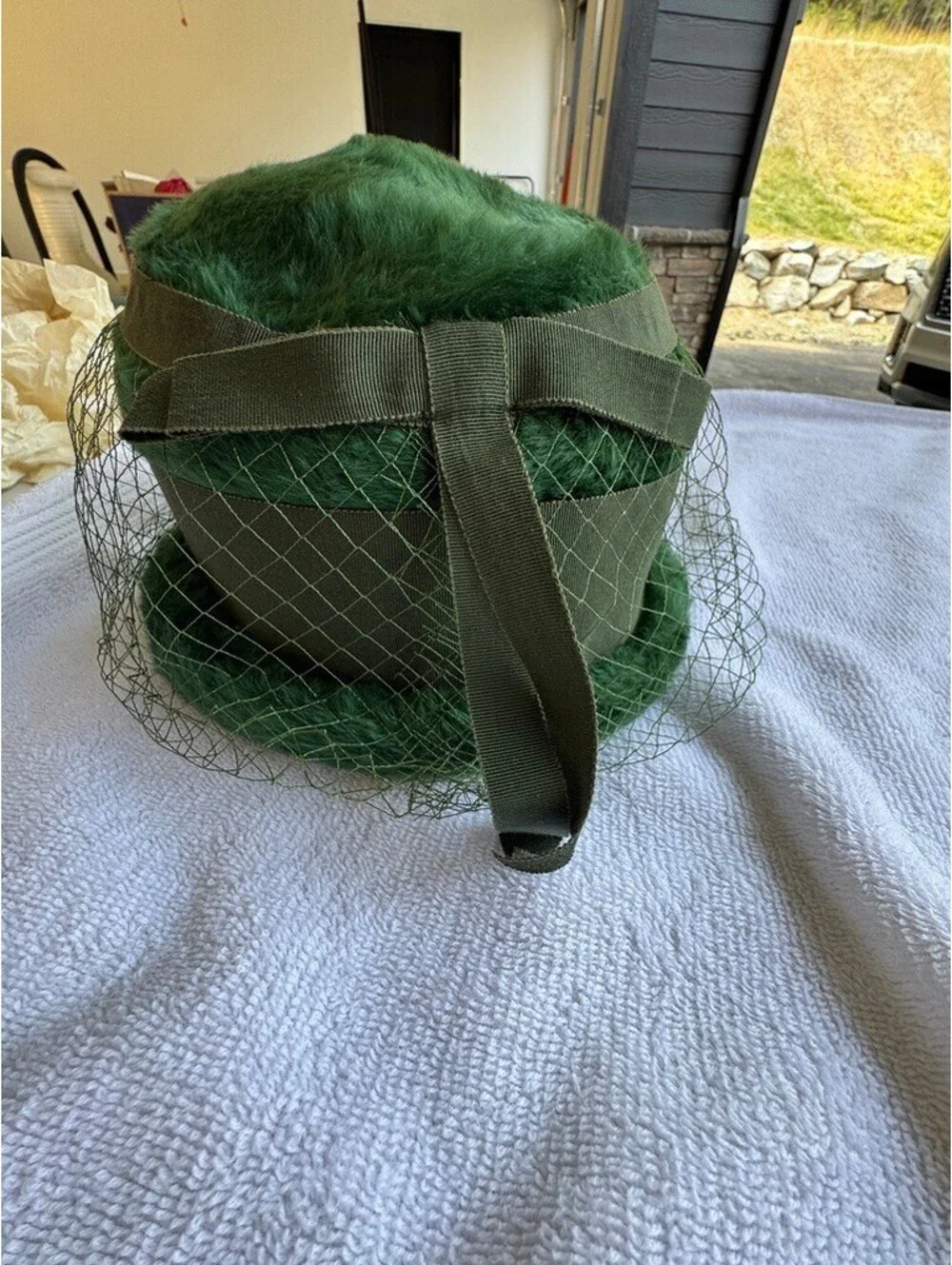 VINTAGE 40-60's Ladies Green Faux Fur Hat!